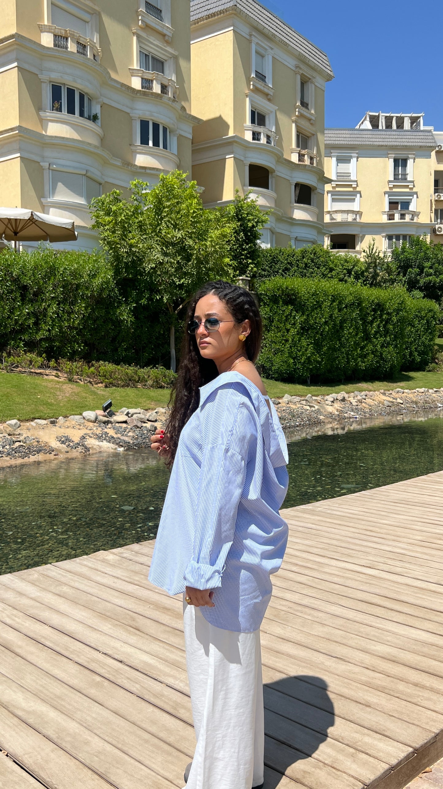 Oversized Striped Open-Back Shirt – Blue & White